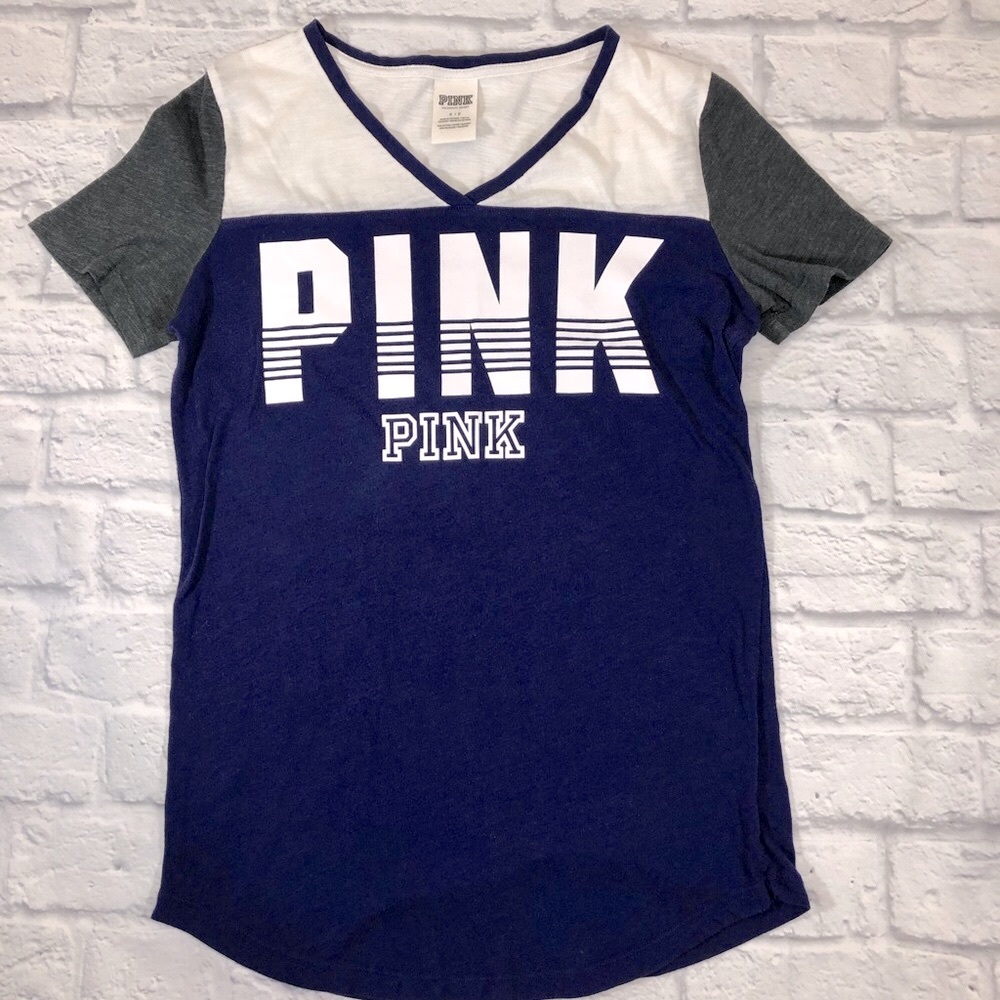 💰Bundle 3/$30 Pink Victoria’s Secret top Tshirt Small purple/blue Short Sleeve